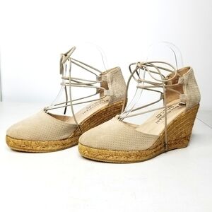 Eric Michael Women’s Lace Up  Beige Espadrille Wedge Sandals. Sz.39 (US 8.5)